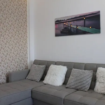 Yua'shomes-bussiness And Travel Apartment